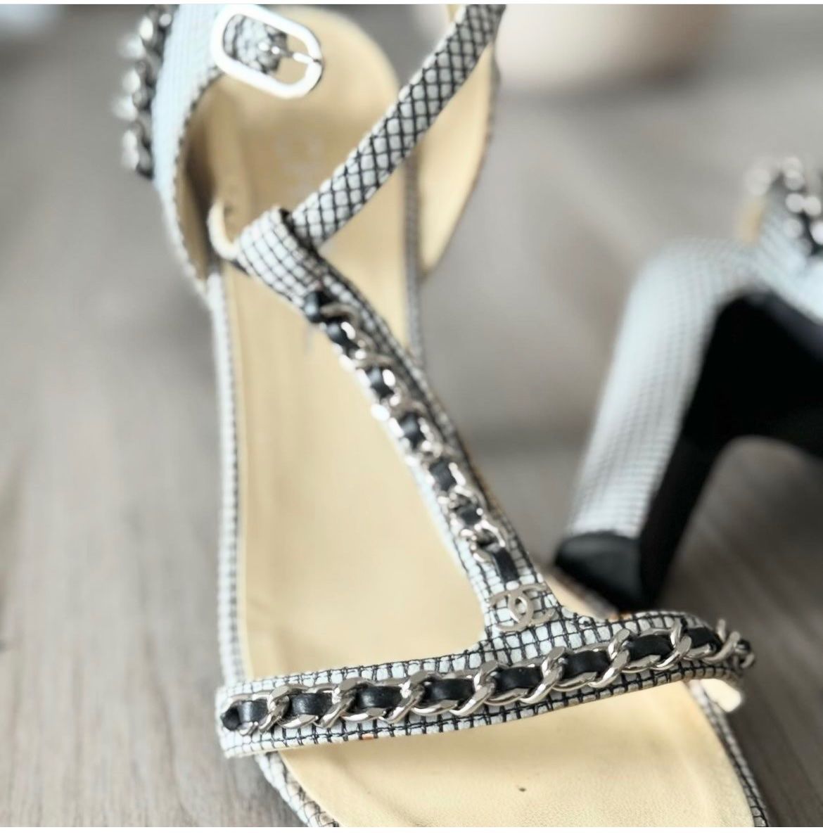 Damenschuhe: Sandales Chanel taille 38 – Gebraucht aus Lutry von roxypoxy 1