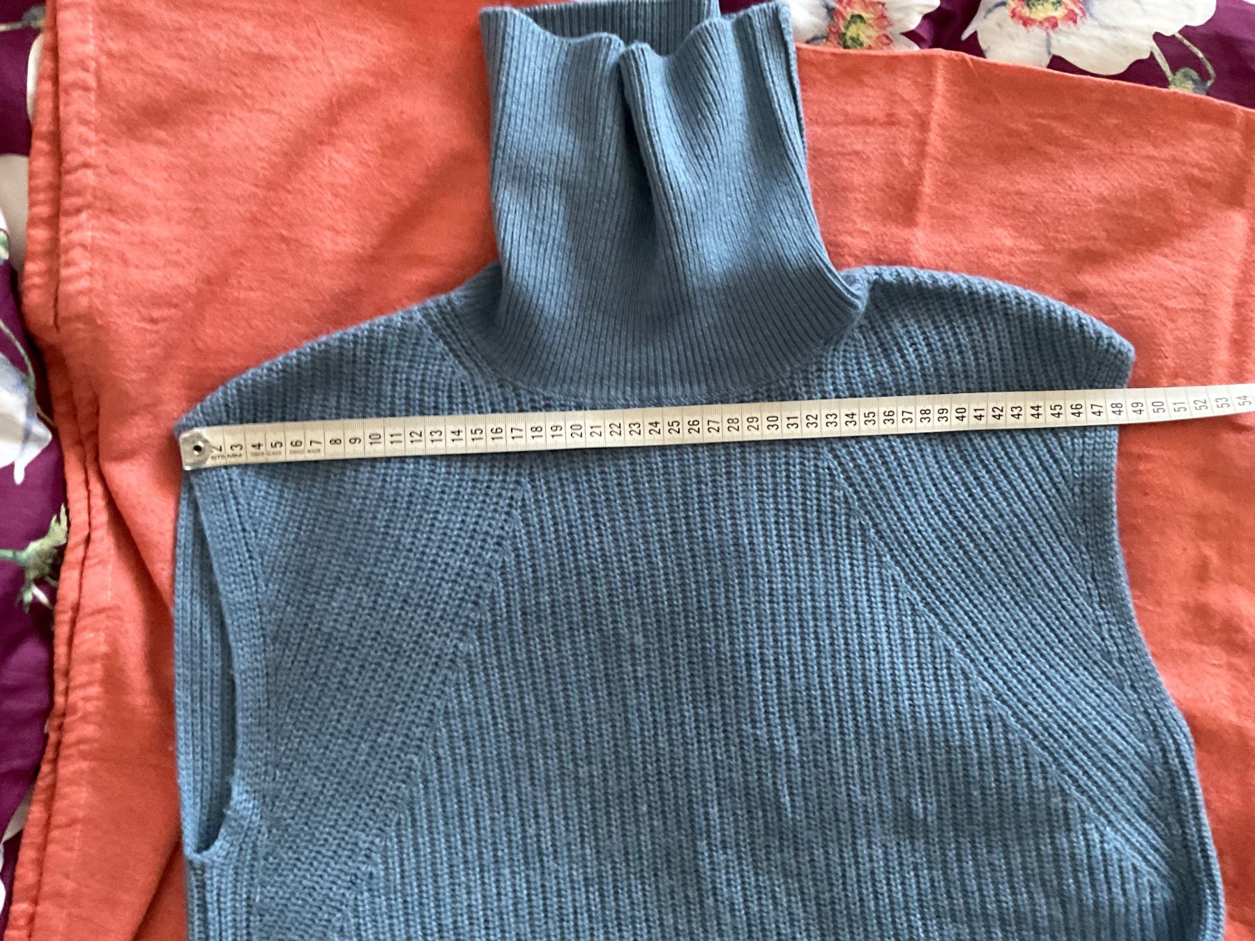 Pullover & Sweatshirts: Schöner Wolle Pullunder Gr ca M hellblau Rollkragen – Gebraucht aus Urdorf von alda02 3