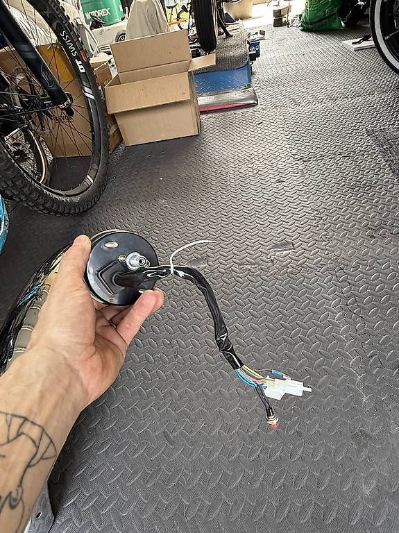 Royal Enfield Tutti i ricambio per moto: Conta chilometri digitale royal enfield – Usato da Verscio venduto da dai_jyb8 1