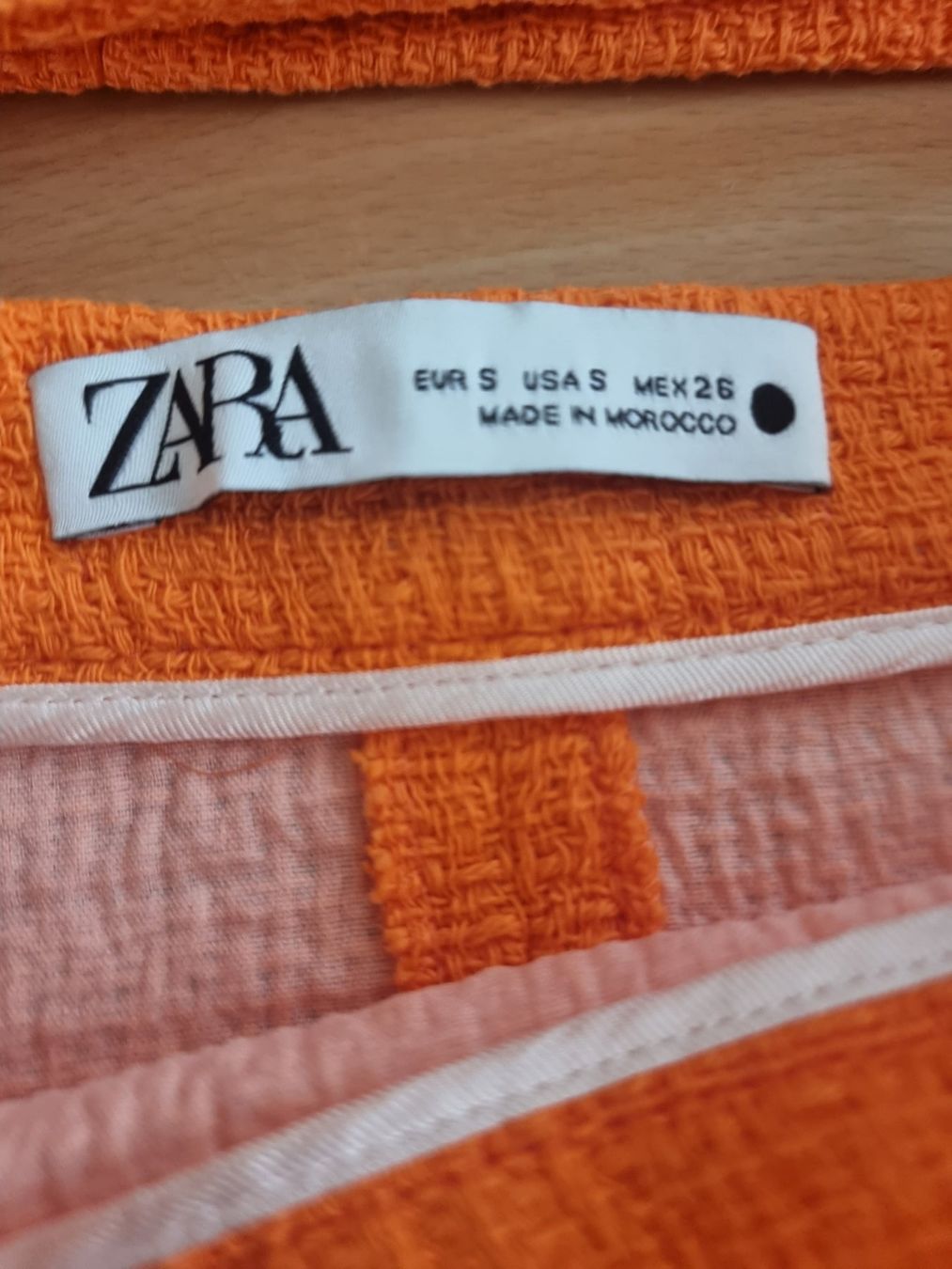 Zara Lotti di vestiti: Jupe mit Gilet – Usato da Affoltern am Albis venduto da Ebruli89 2