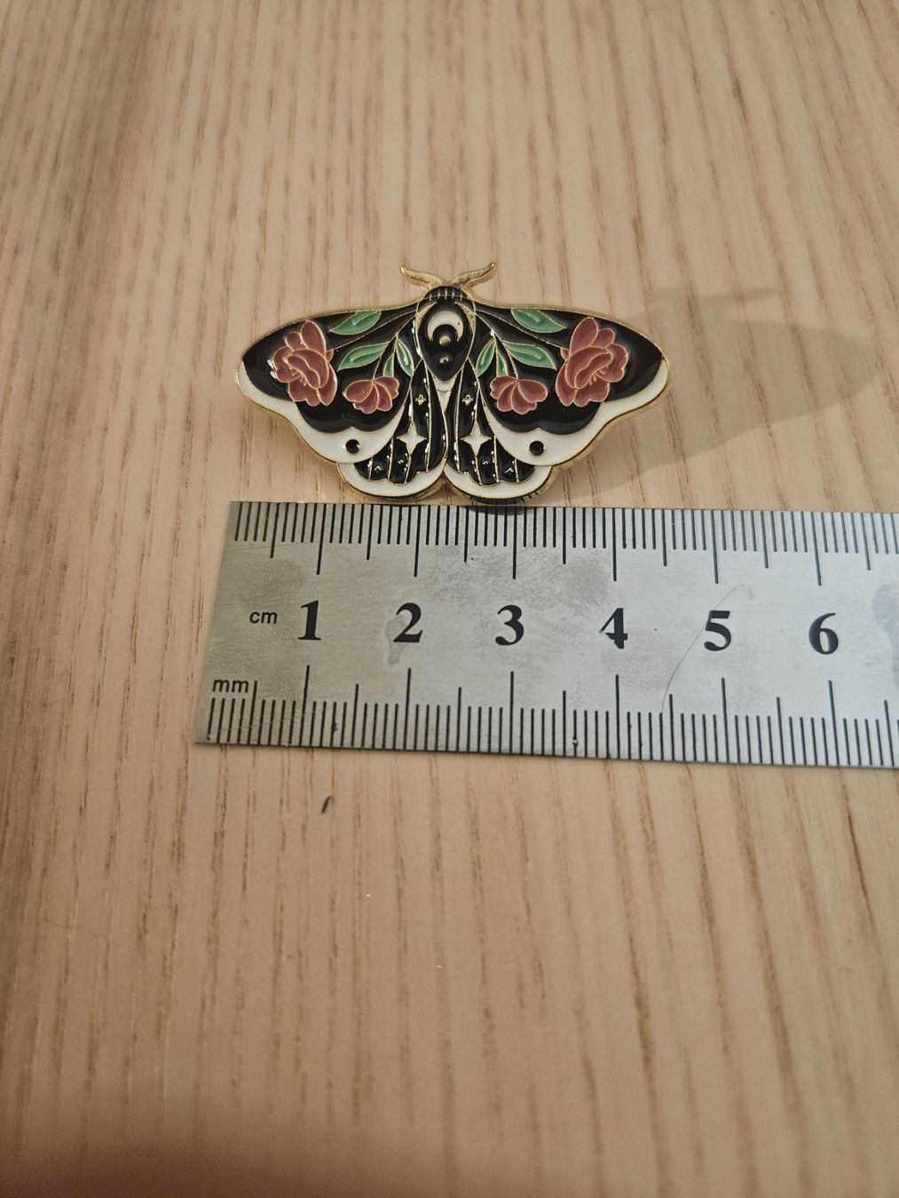Plaketten & Abzeichen: Schmetterling Motte Anstecker Pin – Gebraucht aus Luzern von Staenker