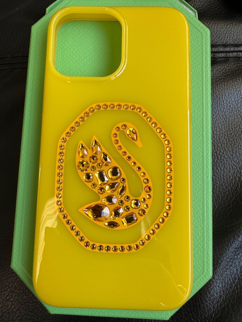 Swarovski Covers & Schutzfolien: SWAROVSKI CASE für IPhone 13 Pro Max – Gebraucht aus Steinhausen von Mimirose114