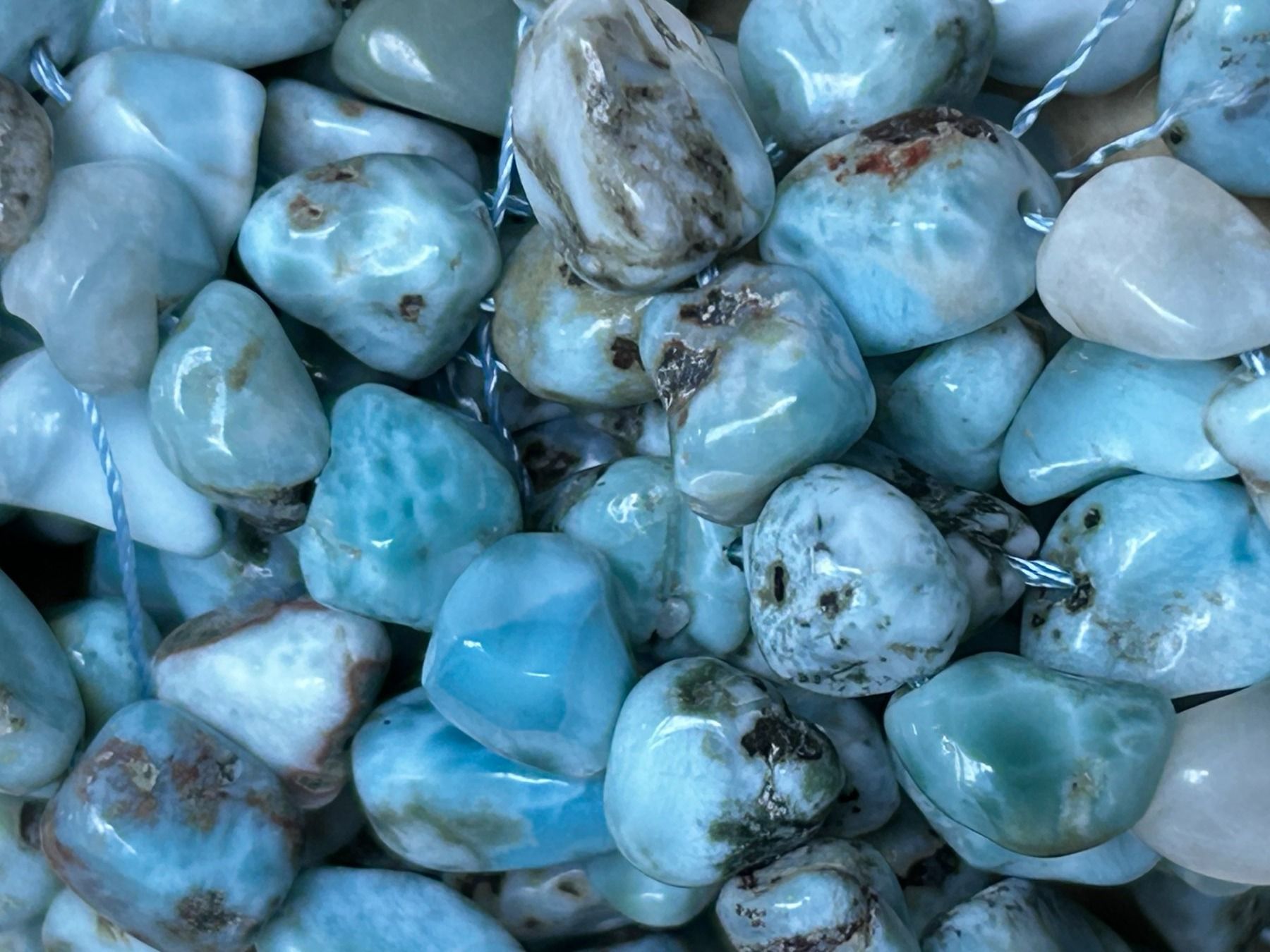 Pietre preziose: Strang echte Dom. Rep. Larimar Nuggets / stone 8-10 mm – Nuovo e nell'imballaggio originale da Niederrohrdorf venduto da Ytobi 3