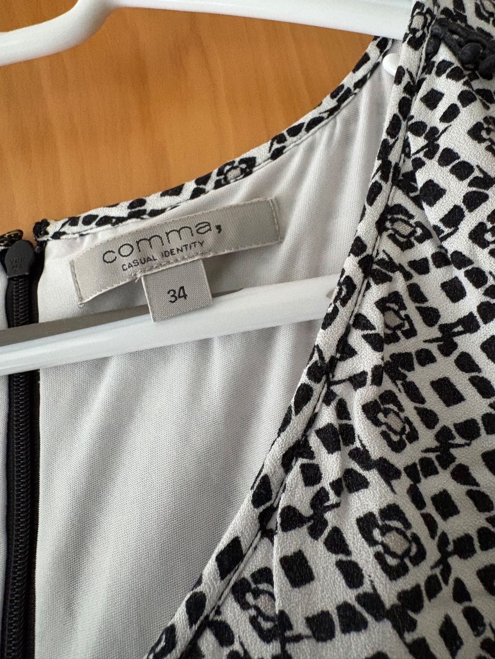 Comma Tute: Sommer-Kurzoverall von comma Gr. 34 – Usato da Hildisrieden venduto da Hildisrieden 1