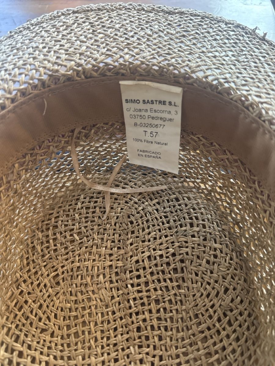 Hüte, Mützen & Caps: Straw Hat with Metallic Stud Detail, Like New – Gebraucht aus Zürich von ann_h6tp 2