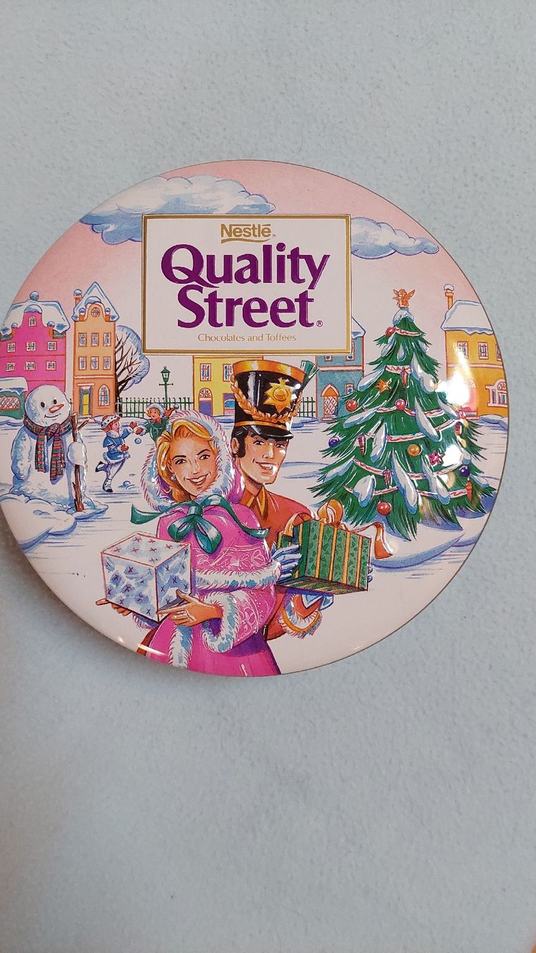 Tutte le decorazioni: Collector : Boîte Quality Street, de 1997 – Usato da Marsens venduto da fakia