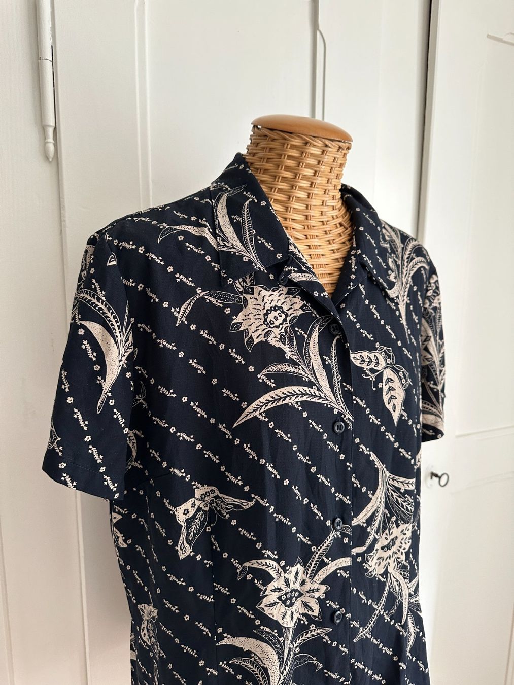Camicette: EMMA JAMES - Vintage Bluse schwarz-beige M – Usato da Zürich venduto da Diazaio 1