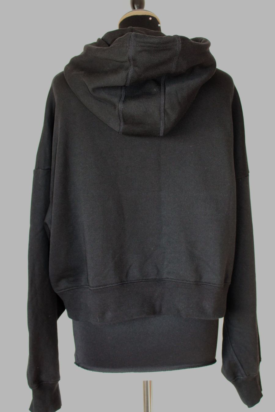 Puma Pulls & Sweat-shirts: Pullover à capuche PUMA taille L – D'occasion à Chez-le-Bart par jasse 5
