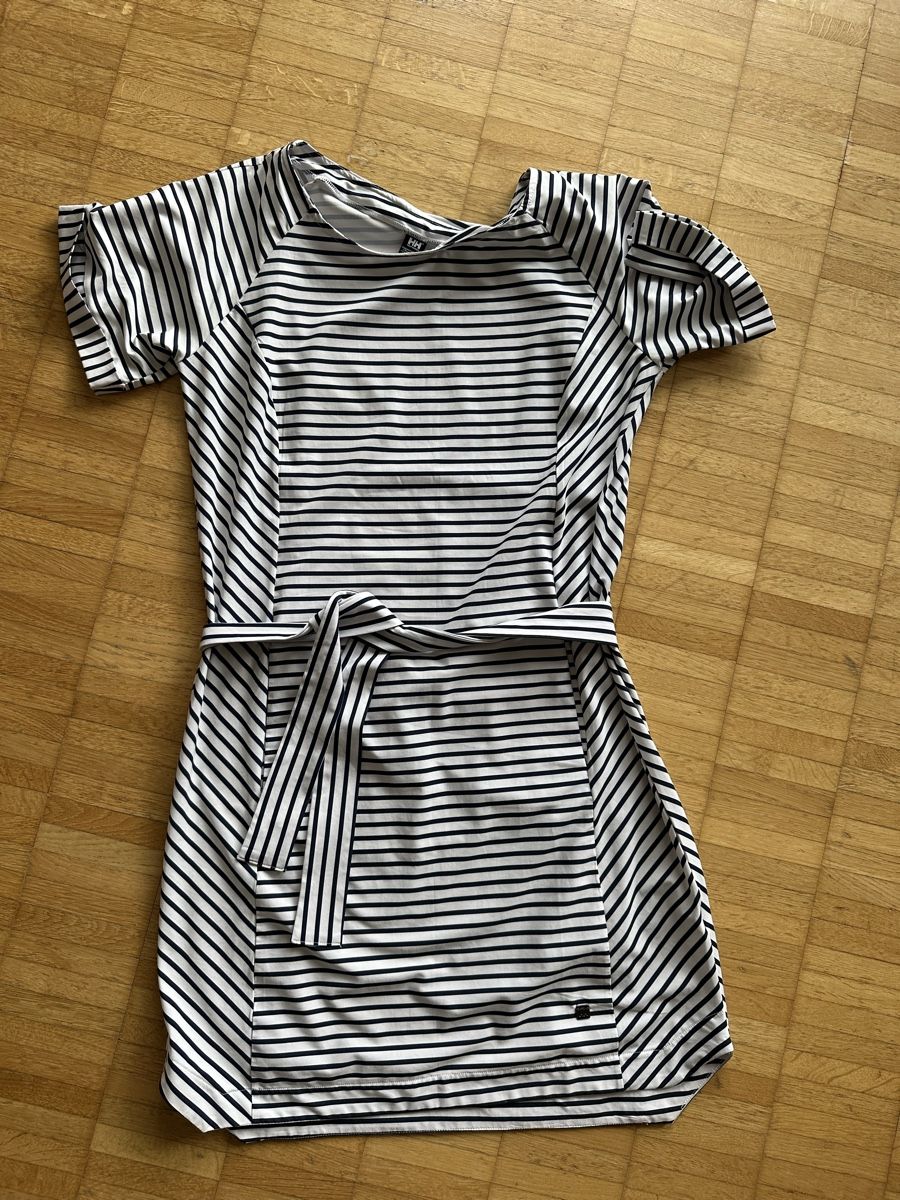 Kleider: Helly Hansen dress – Gebraucht aus Zug von abe_6llp