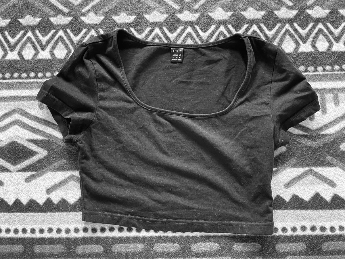 Shein Tops: Black Cropped – D'occasion à Herisau par Ciaoschein
