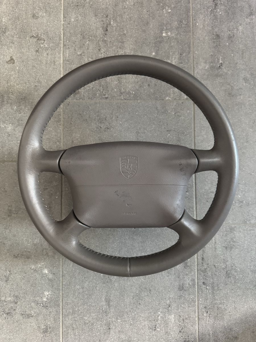 Porsche Tutti pezzi di ricambio auto: Volant et airbag Porsche – Usato da Neuchâtel venduto da CP-AUTOS
