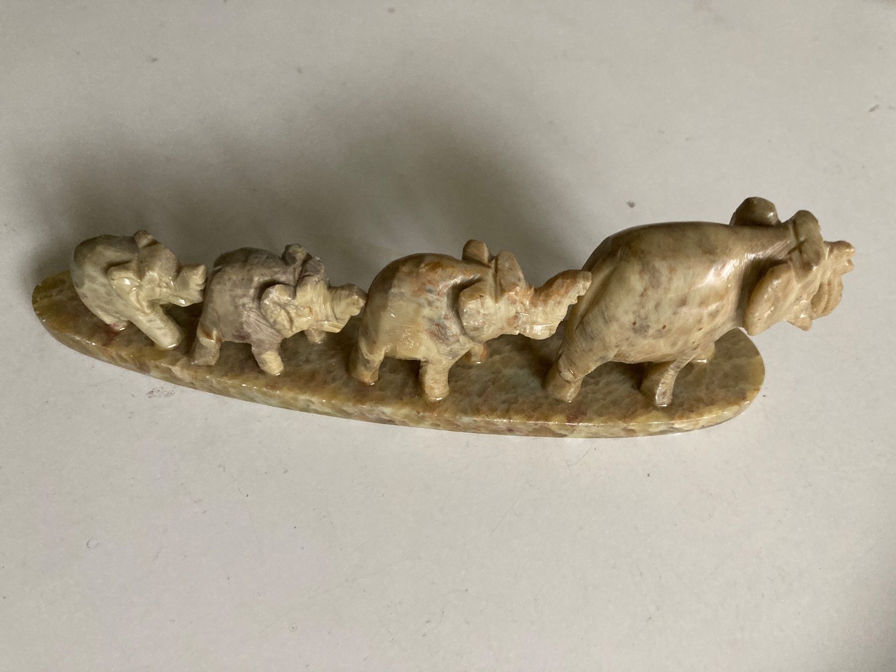 Figuren: 4 Elefanten aus Stein – Gebraucht aus Zürich von Chaeffeler