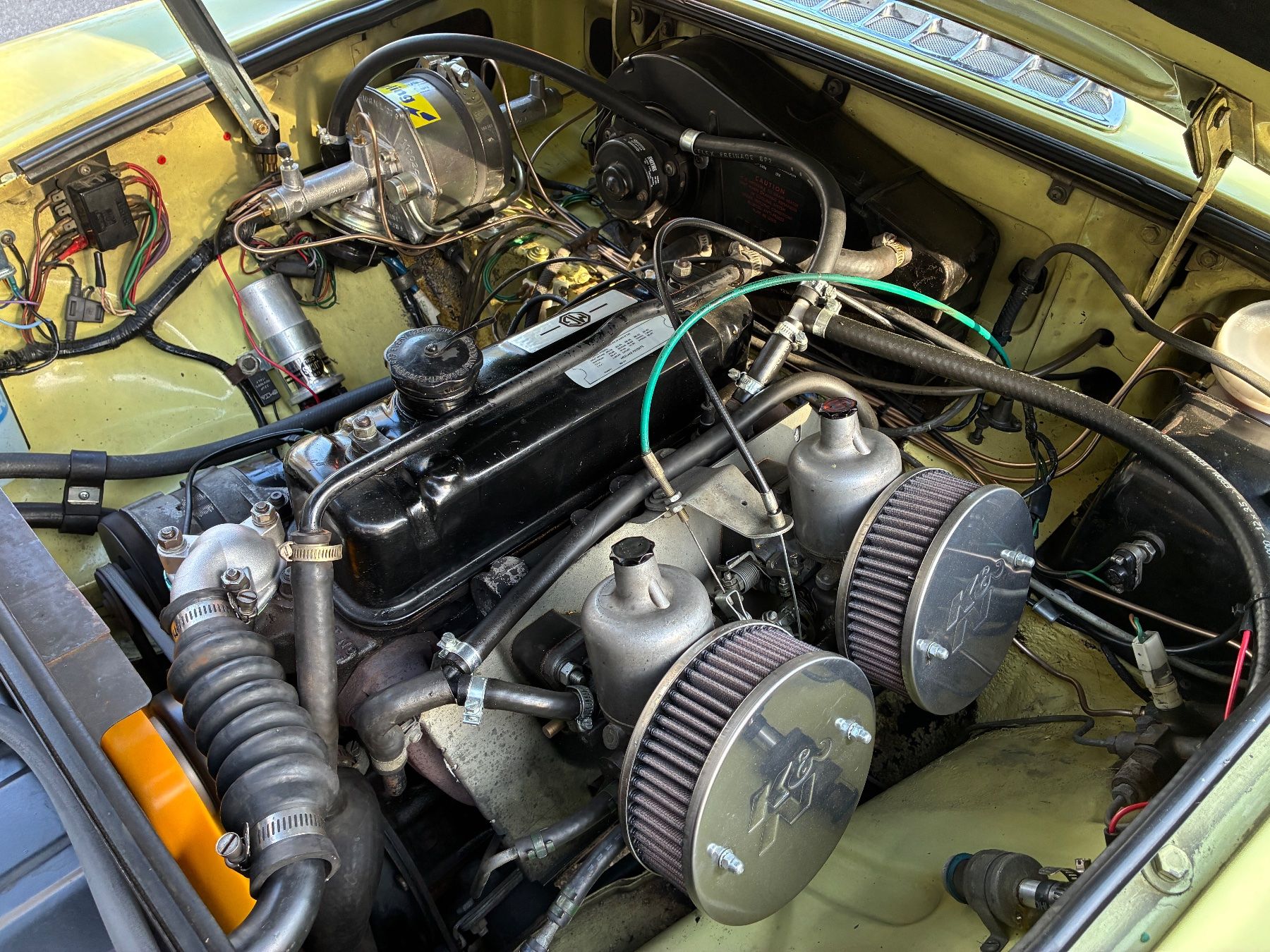 MG Automobili: MG MGB MG B 1976 Chartreuse – Usato da Lausanne venduto da JTRMcom 7