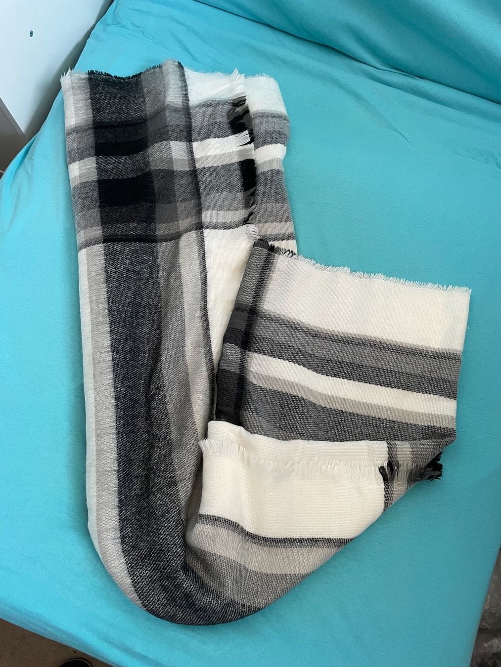 Zara Foulard & Sciarpe: Schal Zara – Usato da Basel venduto da Robyn20 2