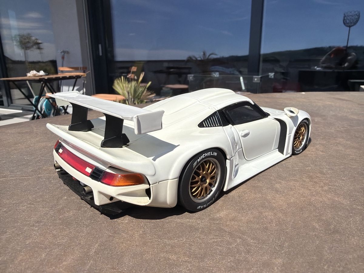 UT Models Modellini d'auto: Porsche 911 GT1 - 1/18 - UT Models – Usato da Wolfwil venduto da Rolex1 3