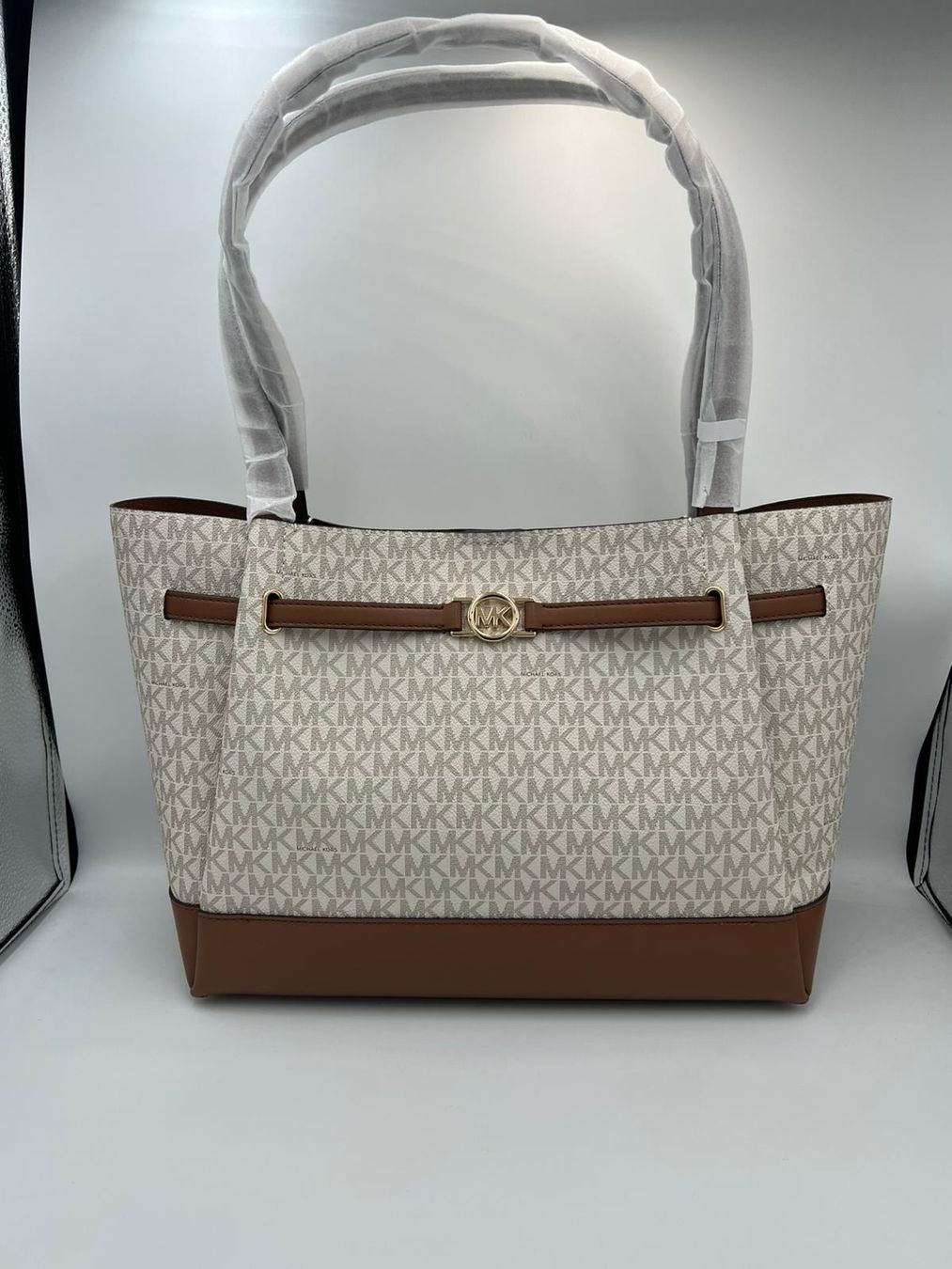 Michael Kors Borse da donna: Michael Kors Tasche vanilla – Nuovo e nell'imballaggio originale da Wiedlisbach venduto da Sistershop