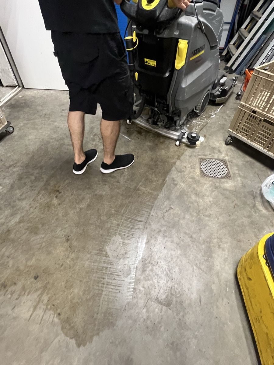 Kärcher Tutte le macchine: Kärcher Professional B 80 W + D 75 Scheuersaugmaschine – Usato da Flaach venduto da Auto6011 4