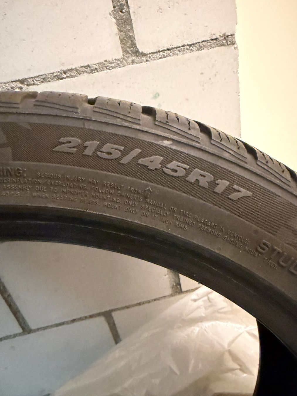 Nexen Pneumatici & Ruote complete: Winter Pneu 215/45R17 – Usato da Wynau venduto da Ninchen1999 1