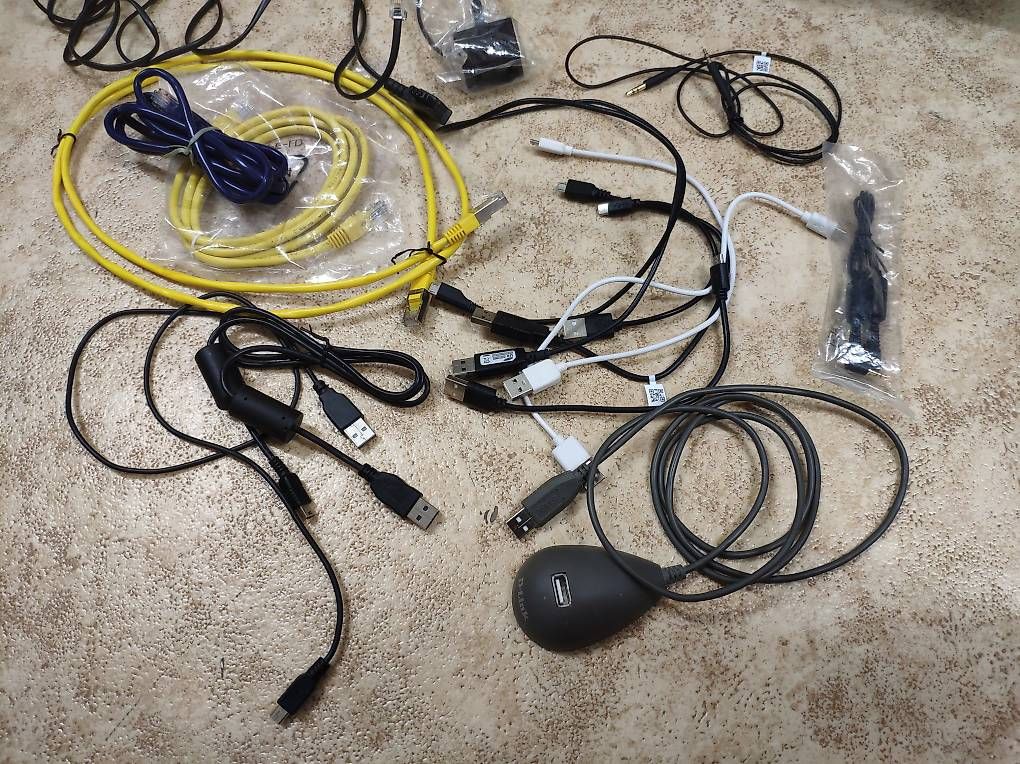 Cavi: Kabel | USB, Telefon, Audiobuchsen und andere – Usato da Engwang venduto da nln_5fym