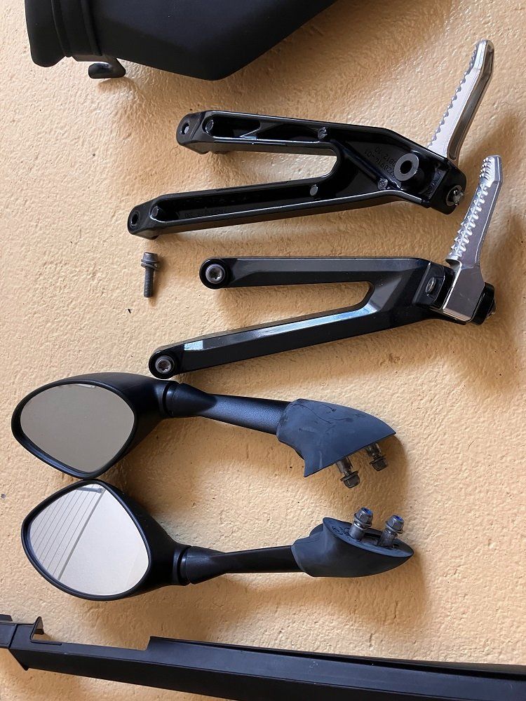 Tutti i ricambio per moto: BMW Motorrad Teile Soziusabdeckung Blinker Kennzeichenhal... – Nuovo (secondo la descrizione) da Gossau ZH venduto da rschumi 4
