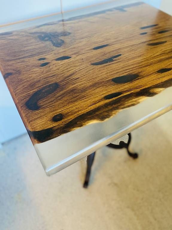 Tables: Table en chêne artisanale – D'occasion à Céligny par sib_hlv5 1