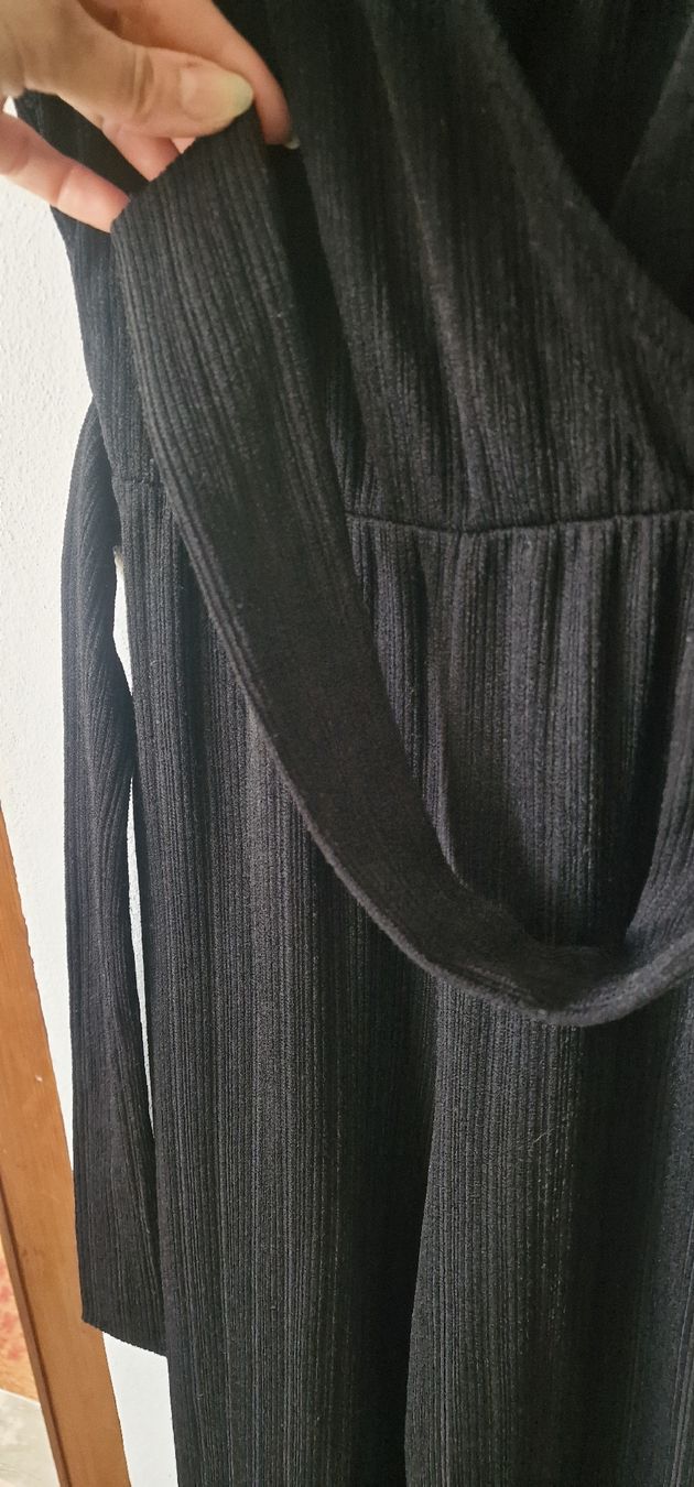 Pull&Bear Tute: Jumpsuit schwarz Wickeloptik, Grösse XS Pull and Bear – Usato da Romanshorn venduto da REALJessiB 3