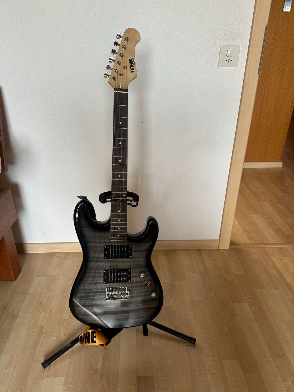 Musikinstrumente: E-Gitarre MEK guter Zustand – Gebraucht aus Rickenbach b. Wil von Freak08 1