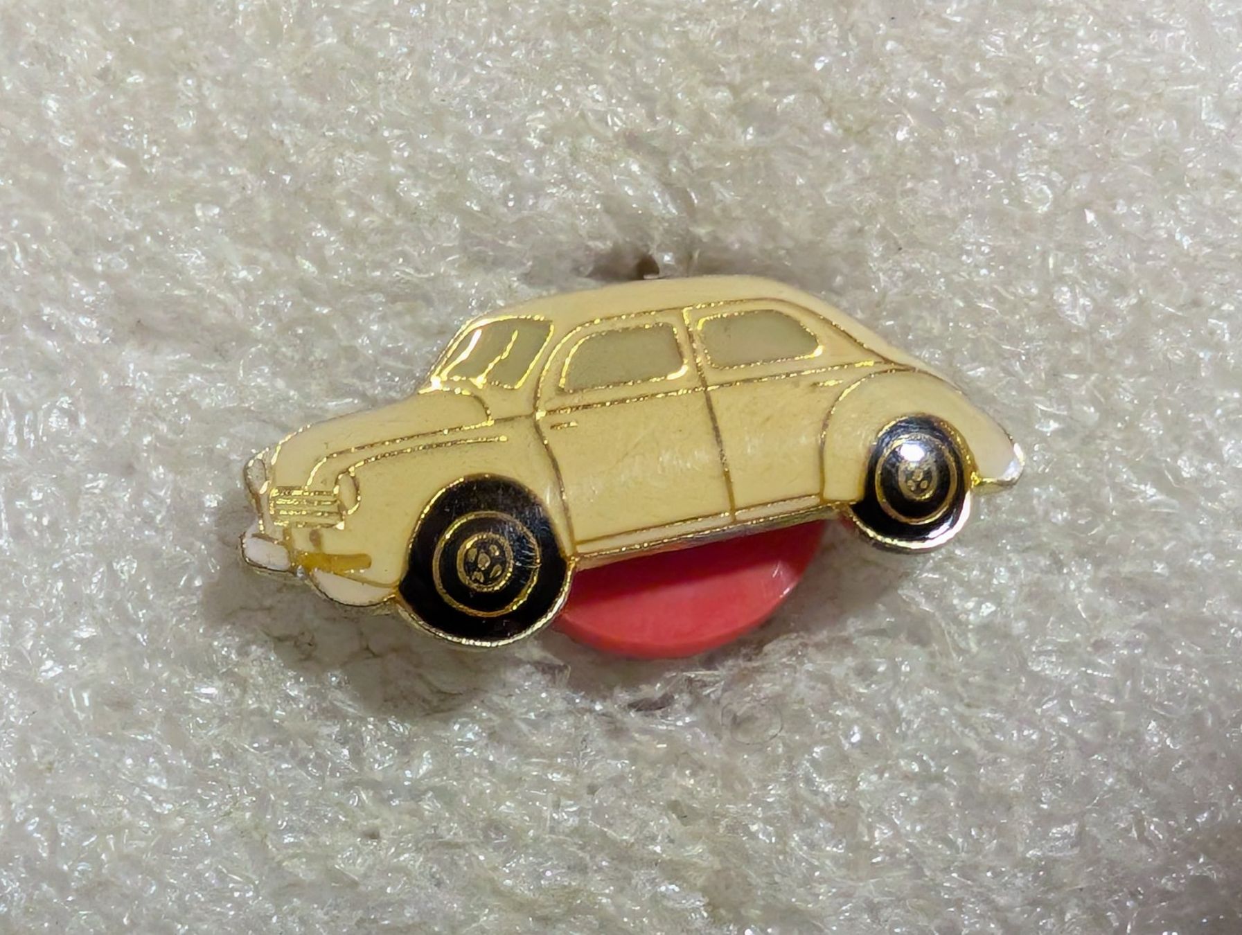 Plaketten & Abzeichen: Ansteckpin 108: Auto – Gebraucht aus Oppligen von Pin-Fall-Shop