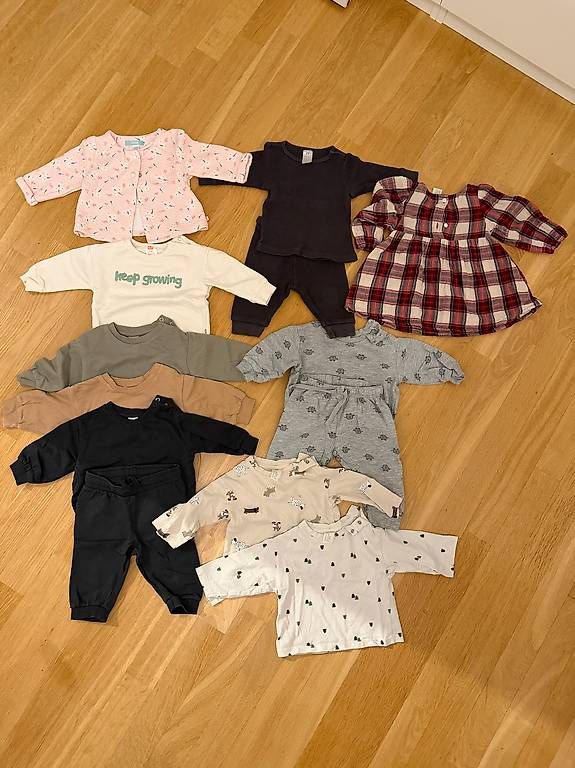 Lotti & Set di vestiti: Mädchen-Kleider Grösse 68  – Usato da St. Gallen venduto da verkaufensg 1