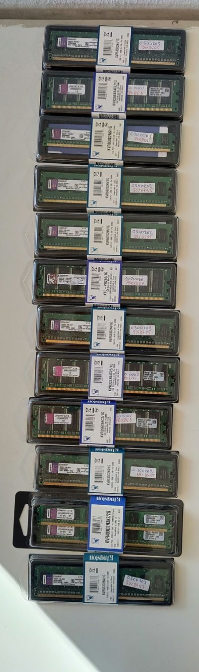 PC: Mémoires pour PC fixe et portable. – Usato da Ecublens VD venduto da CMassei 3