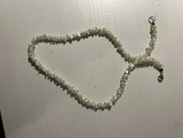 Hellgrüne Edelstein Kette