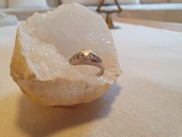 Ring massiv 750er Weissgold, mittl. Brillant 0,56ct, tw