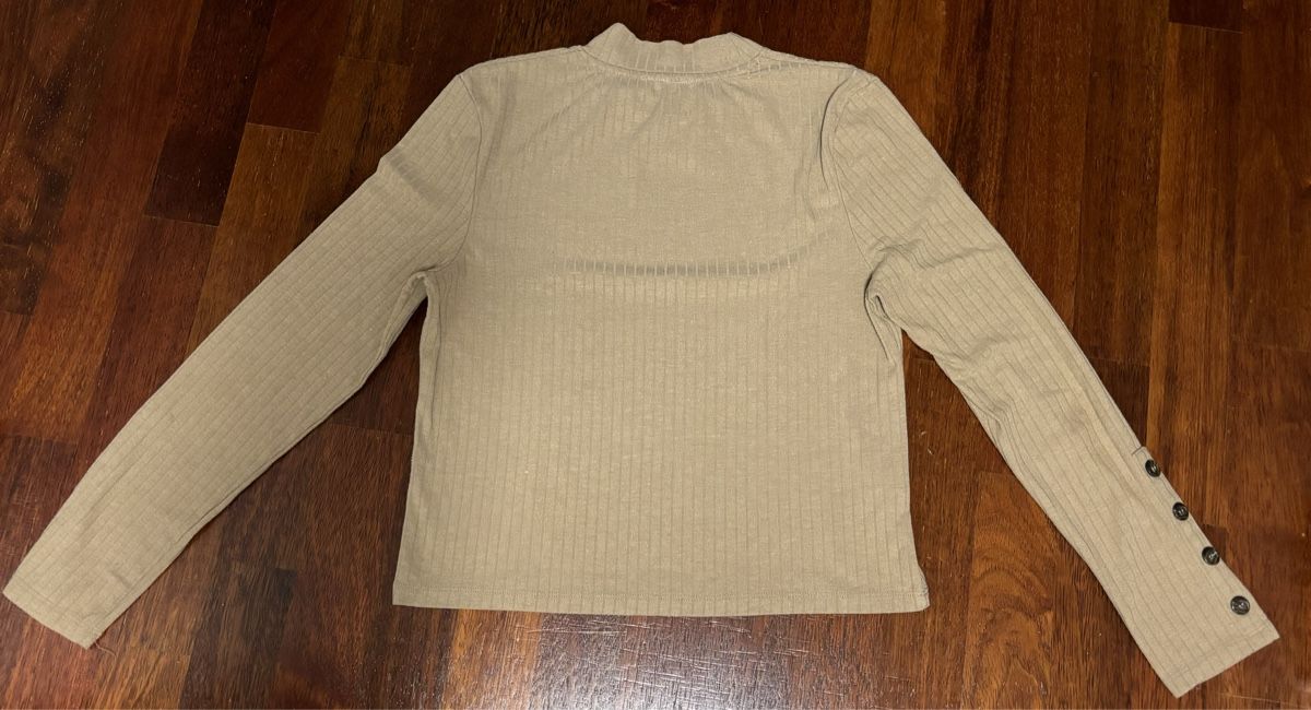 Camicette, T-shirt & Top: Langarm T-Shirt – Usato da Dättlikon venduto da Cocco2 4