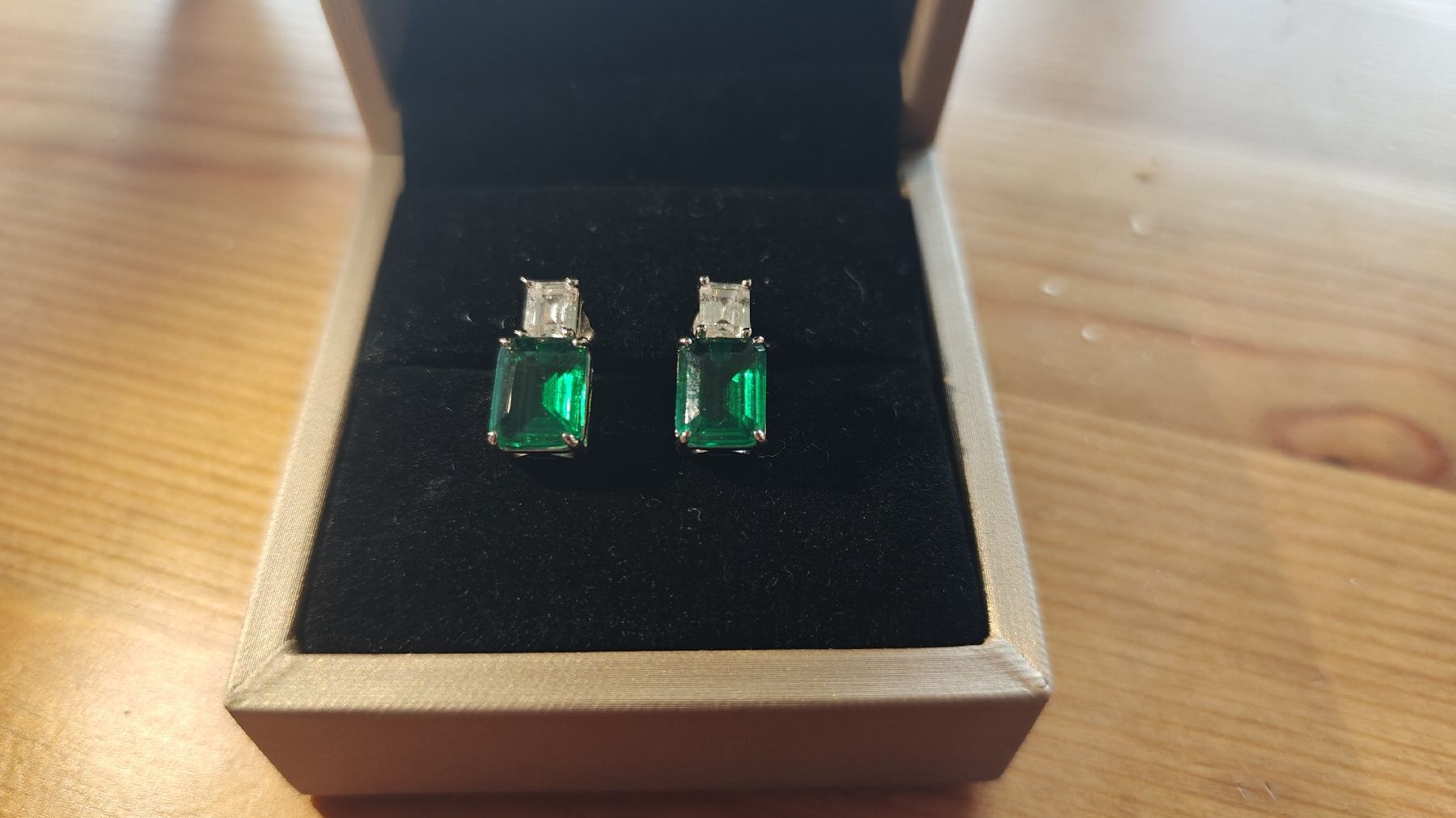 Orecchini pendenti & Orecchini a lobo: Emerald and zirconium earrings – Nuovo (secondo la descrizione) da Zürich venduto da fed_l52s 2