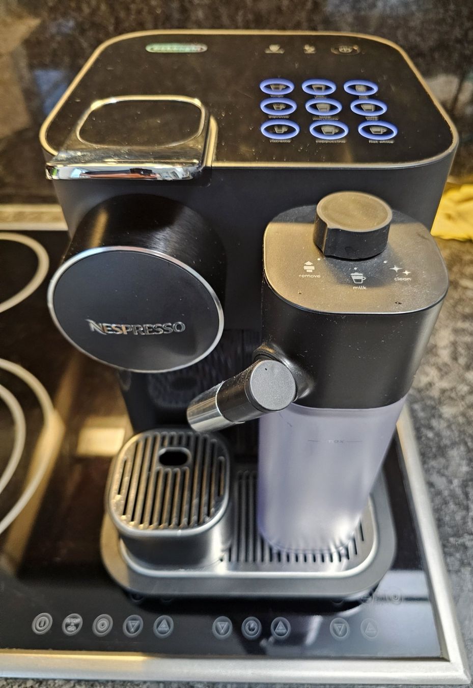 Nespresso Kaffeemaschinen & Espressomaschinen: Nespresso GranLattissima Kaffeemaschine – Gebraucht aus Ennetmoos von berg2011