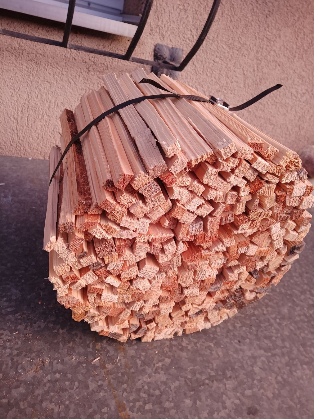 Articoli in legno: Anfeuerholz Brennholz – Nuovo (secondo la descrizione) da Entlebuch venduto da Muesli05 4