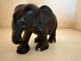 Handgeschnitzte anglo-indische Elefant-Skulptur aus Ebenholz