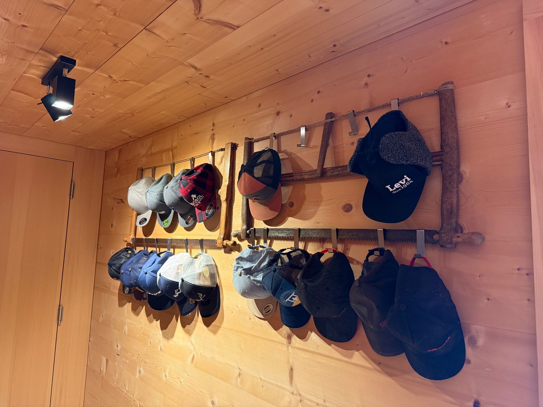 Guardaroba: Garderobe Unikat – Usato da Pagig venduto da Erismann 1