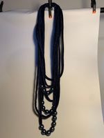 Collier original en velours bleu marine et perles 💎