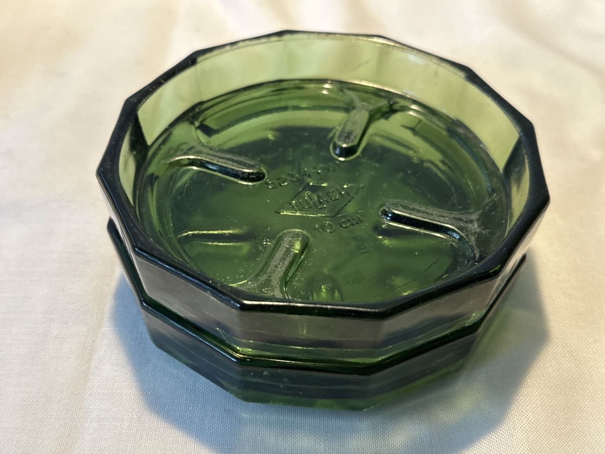Untersetzer: 2x Untersetzer grün Glas, Durchmesser 12 cm, Rillenglas – Gebraucht aus Zürich von Chaeffeler 4