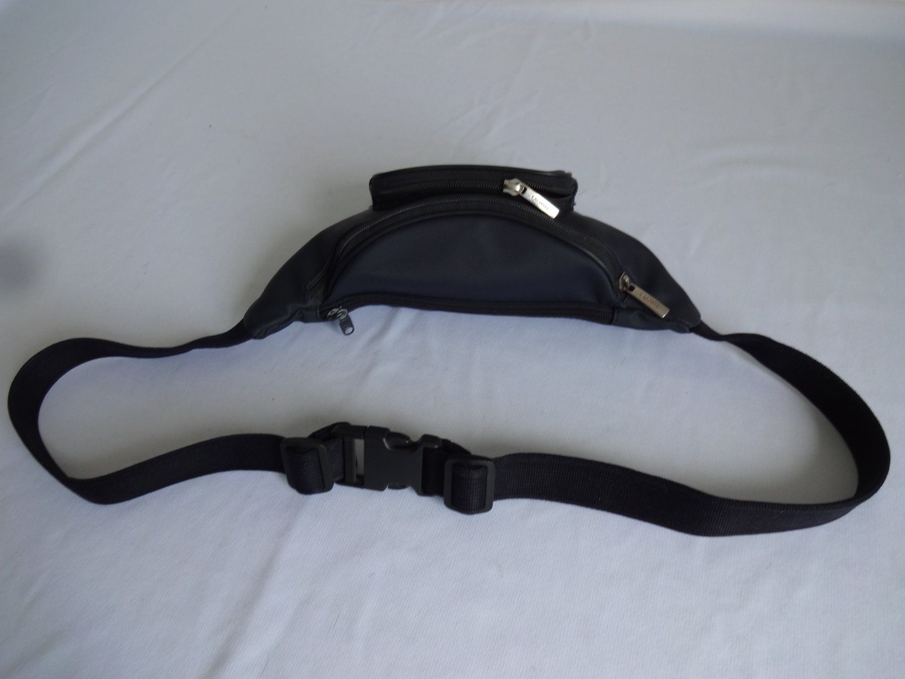 Lacoste Borse: " Lacoste " Dunkel-Blaues Bauchtasche – Usato da Frauenfeld venduto da Reyy58 4