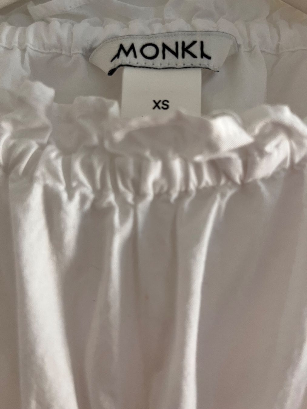 Monki Top: süsses Top von  MONKI - neuwertig - – Nuovo (secondo la descrizione) da Jona venduto da vanessasupermarket20 7