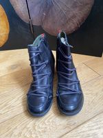 Bottines Camper noires p. 40 CAMPER