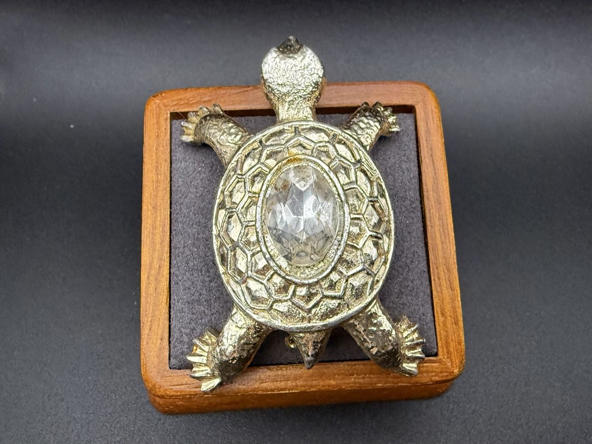 Spille & Fermagli: Vintage Schildkröten-Brosche – Usato da Lamone venduto da LaCantinaMagica