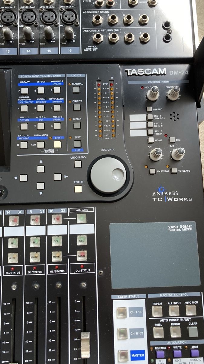 Tascam Console di mixaggio: Tascam DM-24 Digital Mischpult – Usato da Chevenez venduto da Electro-Rick 3