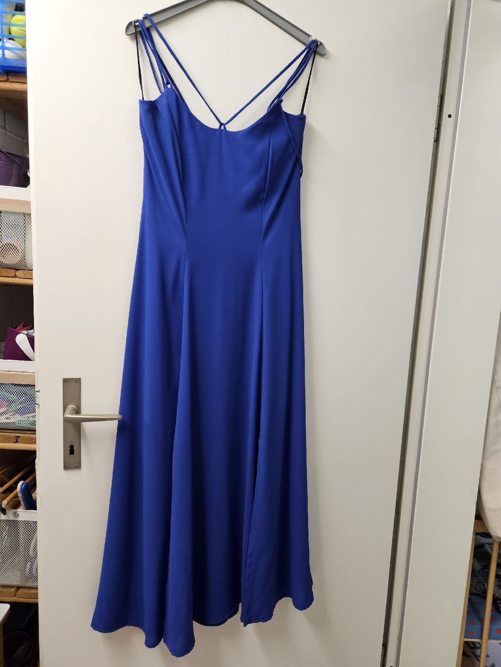 Kleider: Coral Kleid blau Grösse 36 elegant – Gebraucht aus Widen von Calgary