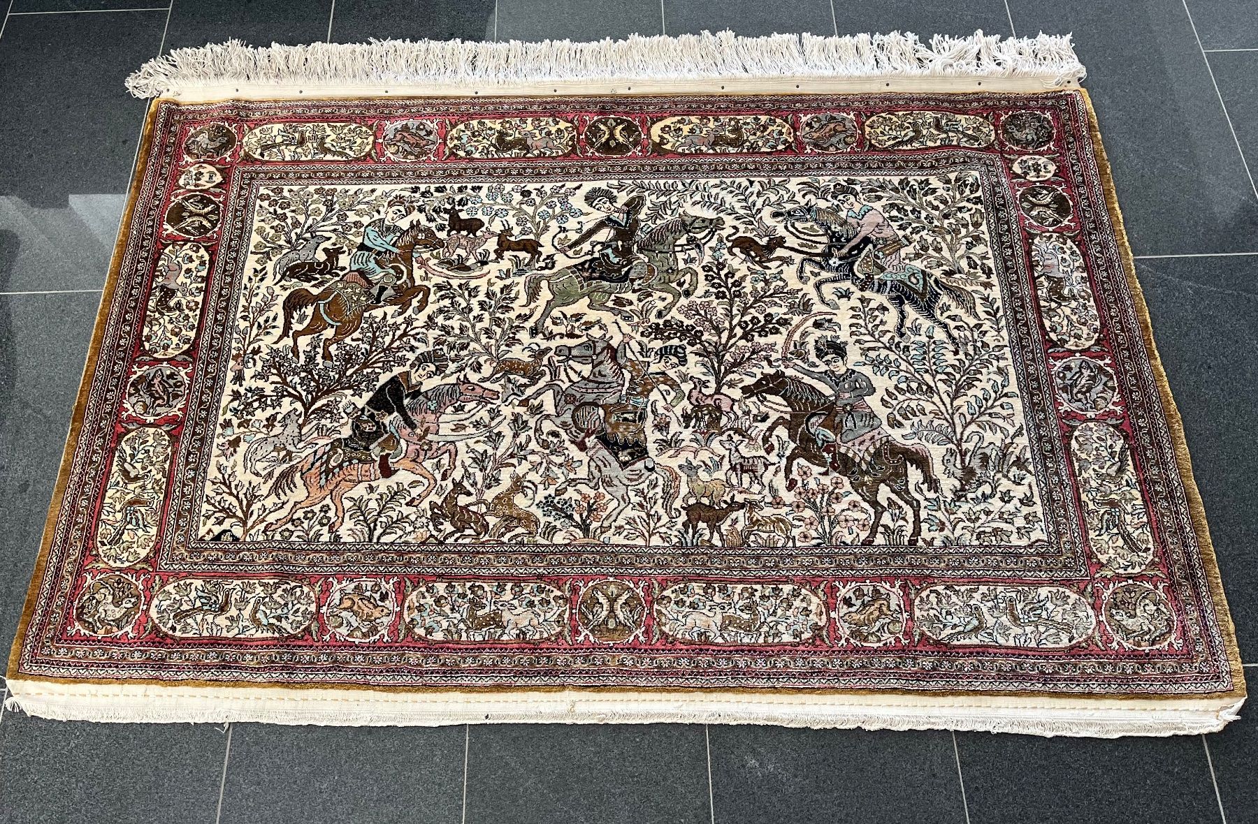 Tapis: Ghom Teppich Seide – D'occasion à Moosleerau par MiBan
