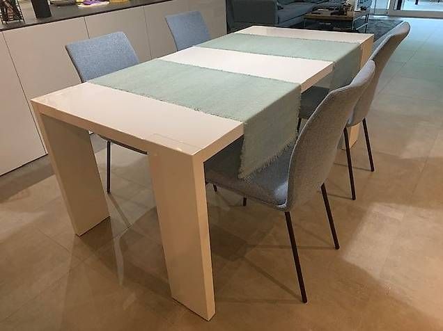 Tavoli: Eleganter weisser Hochglanz-Tisch – Usato da Kollbrunn venduto da prudent79 2