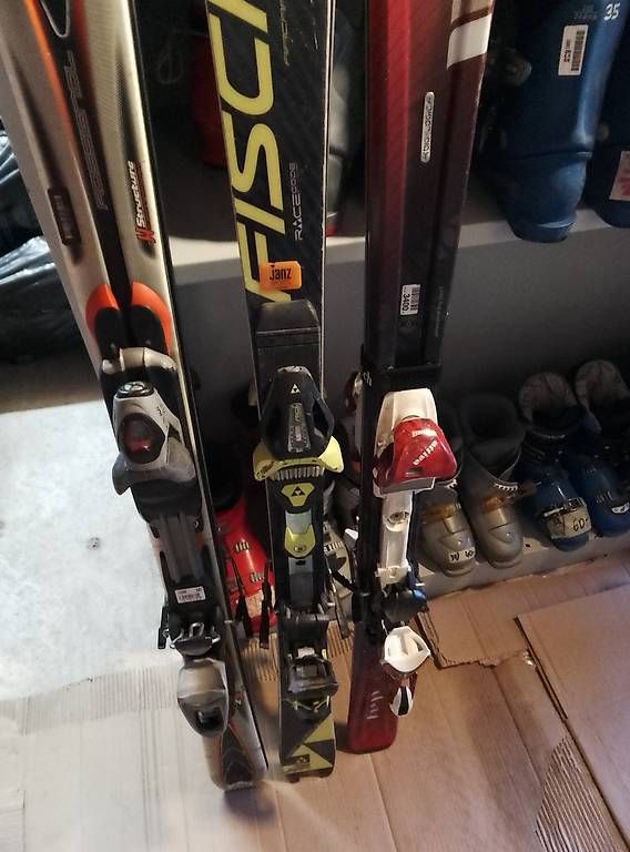 Sci: Skis 145cm piste, prix -30% – Usato da Leysin venduto da Liquidation-404