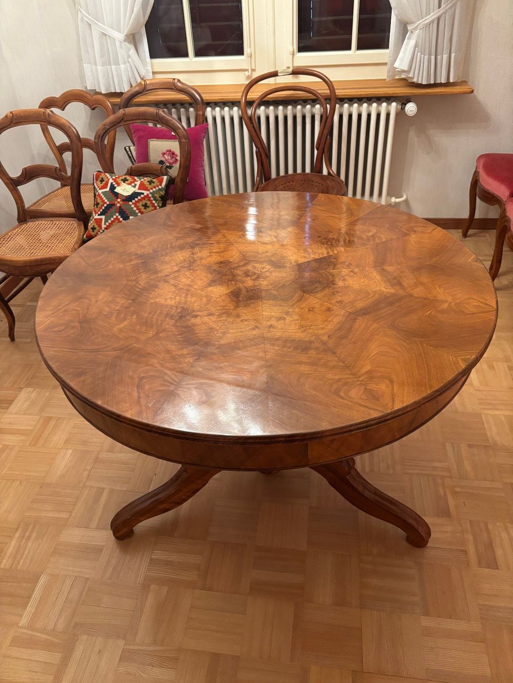Tavoli: Wunderschöner antiker Holztisch – Usato da Solothurn venduto da ess_d8zl
